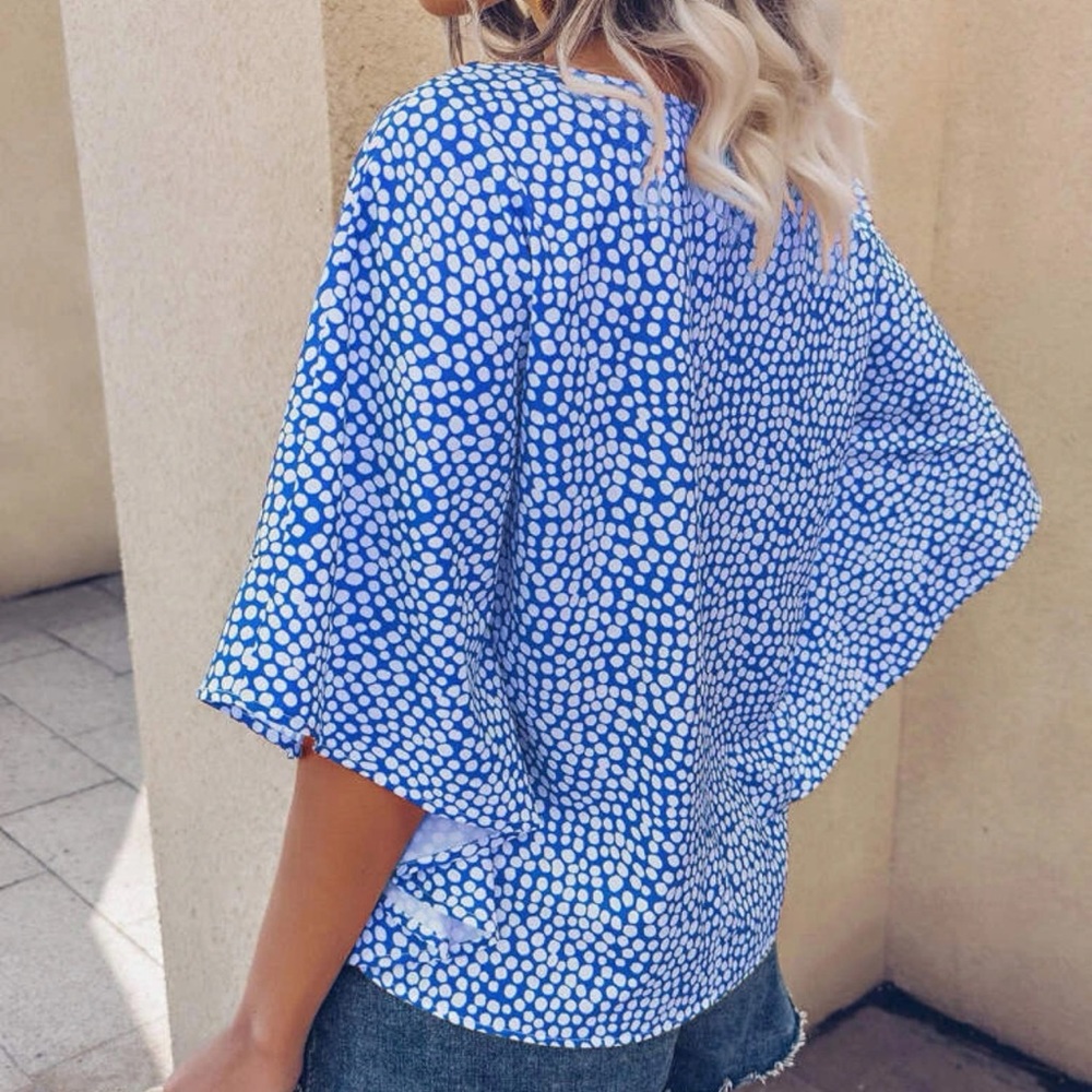 Beautiful woman blouse - Picture 2 of 8